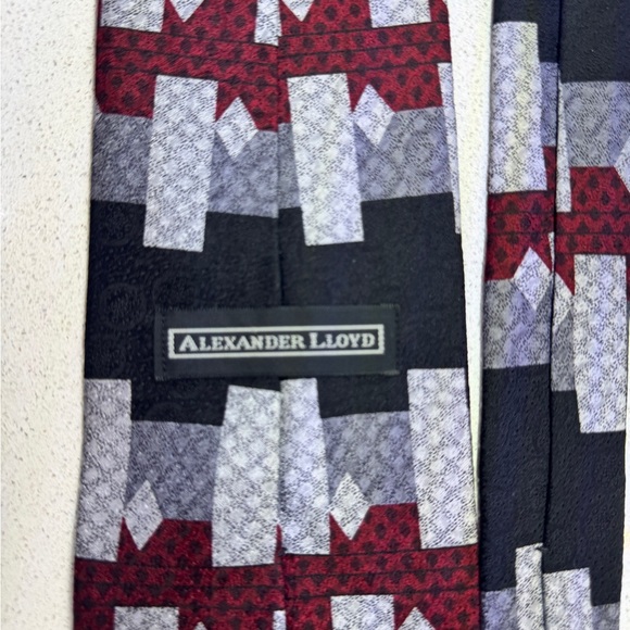 Alexander Lloyd Geometric Black and Gray Tie XLong All silk - Picture 5 of 6